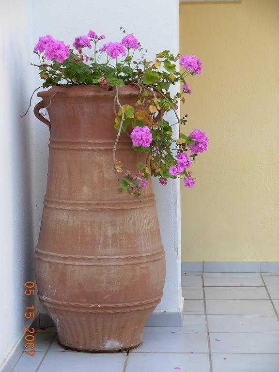Marilena Hotel Ipsos Esterno foto