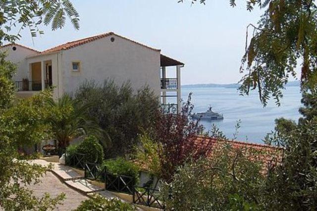 Marilena Hotel Ipsos Esterno foto